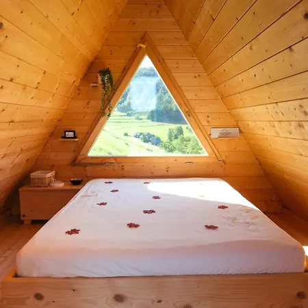 House Of Nature Tajhte Dağ evi *