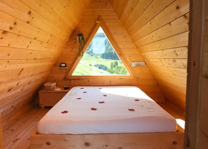 House Of Nature Tajhte شاليه *